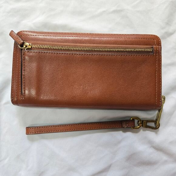 Fossil Logan Brown Leather RFID Zip Around Clutch With Detachable Wrist Strap - Picture 4 of 11